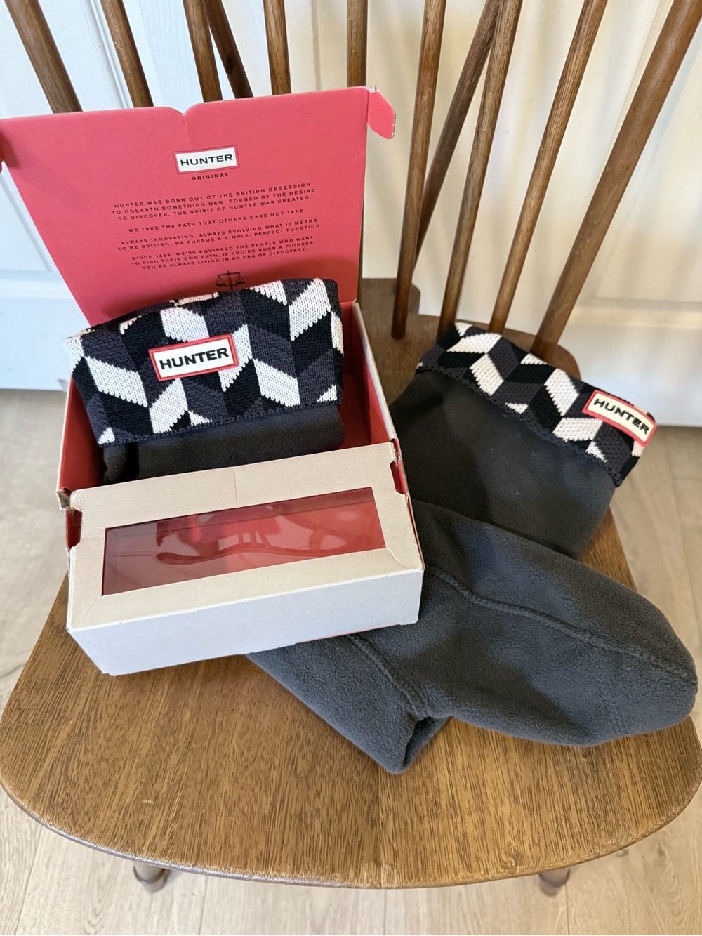 Hunter Black & White Chevron Knit Boot Sock Liners